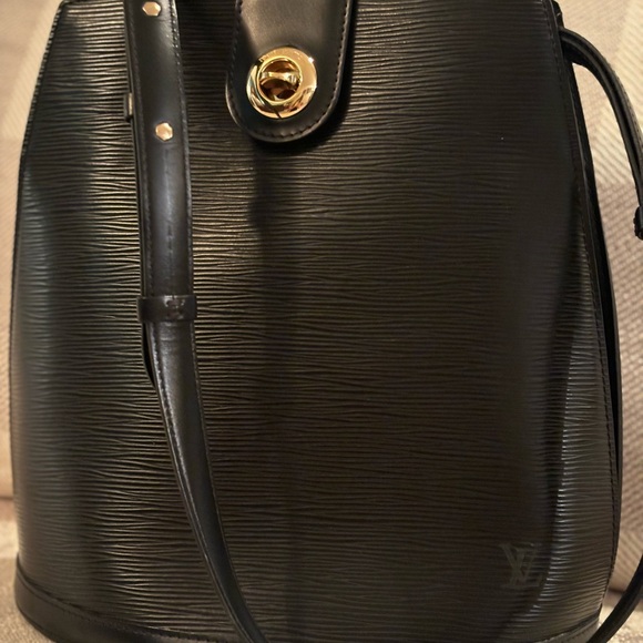 Louis Vuitton elegant black bucket bag - Picture 2 of 16